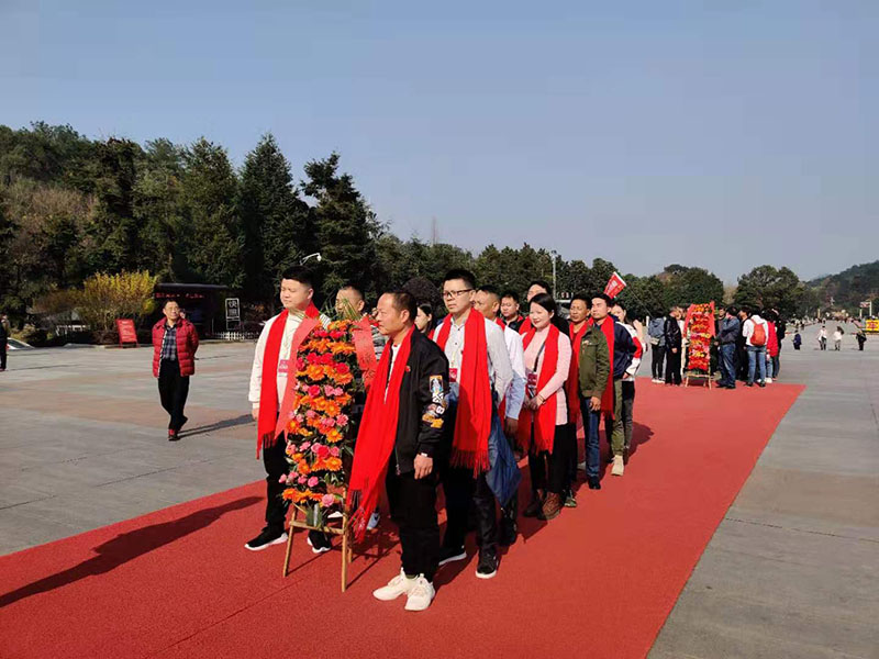 潤東方環(huán)保空調(diào)團(tuán)隊(duì)出游jpg