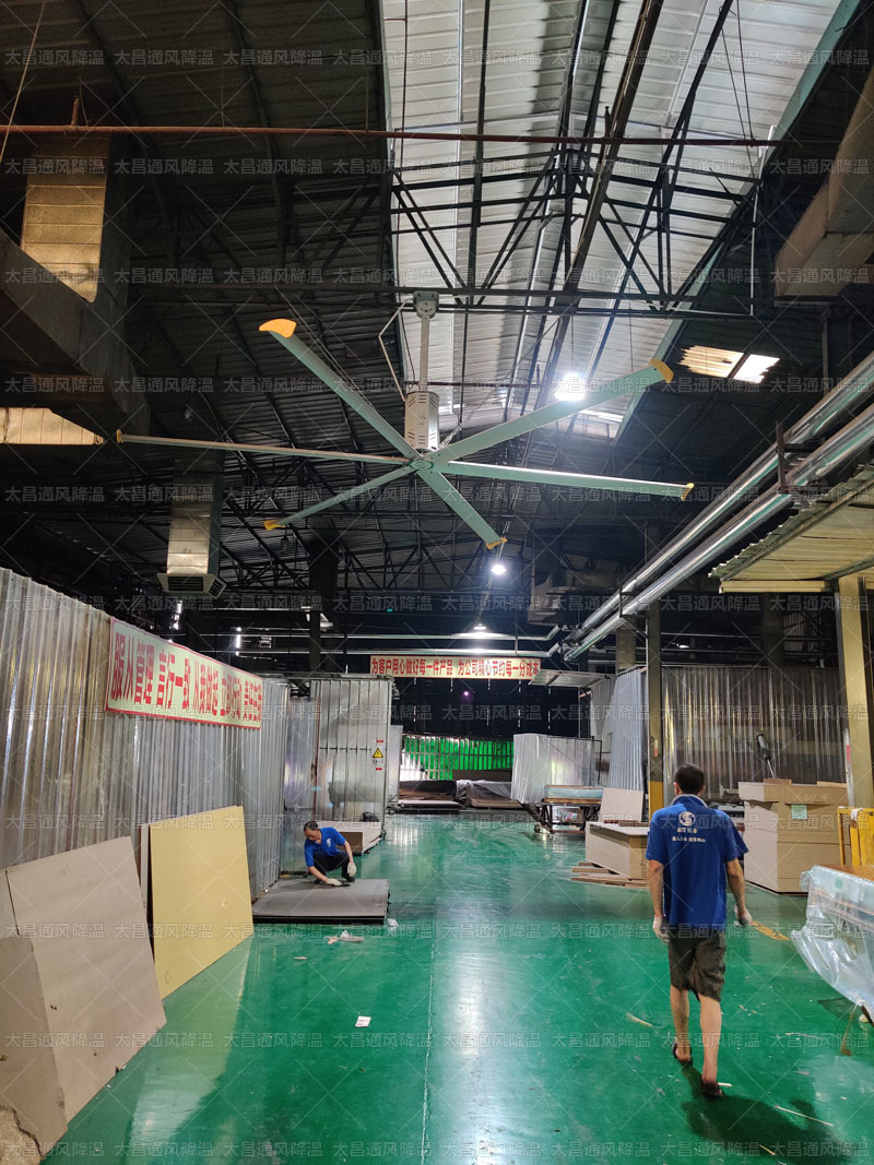 工業(yè)大風扇 VS 環(huán)保空調(diào)，哪種更適合你的工廠？